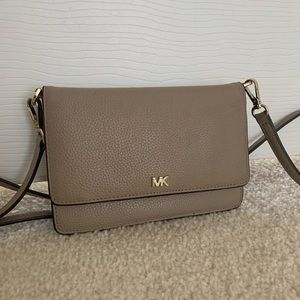 Michael Kors Mott Pebbled leather crossbody bag